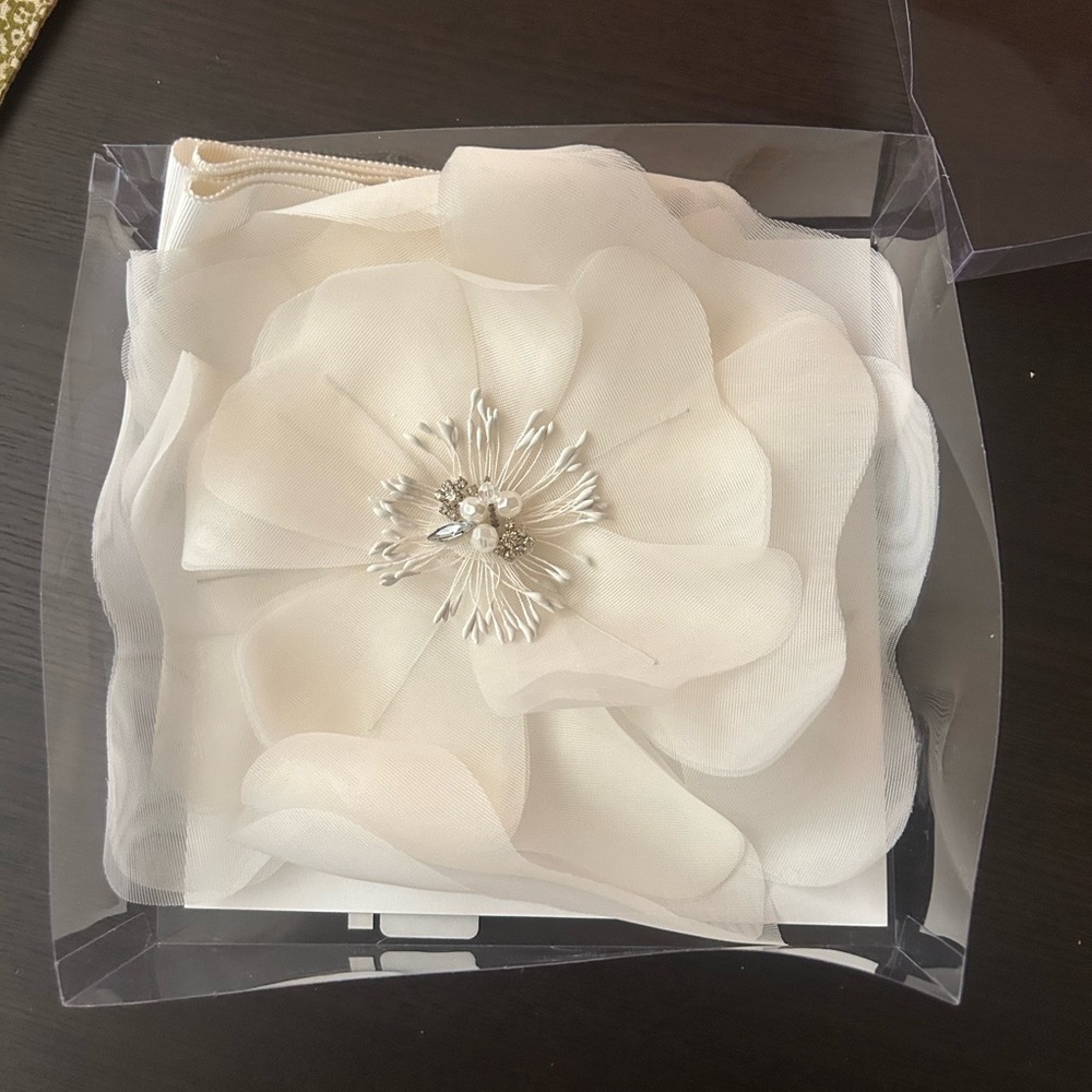 Elegant Ivory Floral Accessory (Wedding Dress Belt)
